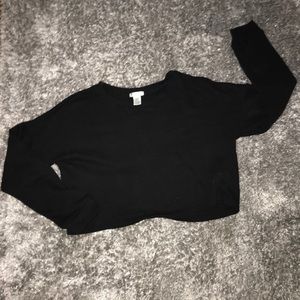 Black long sleeved crop top
